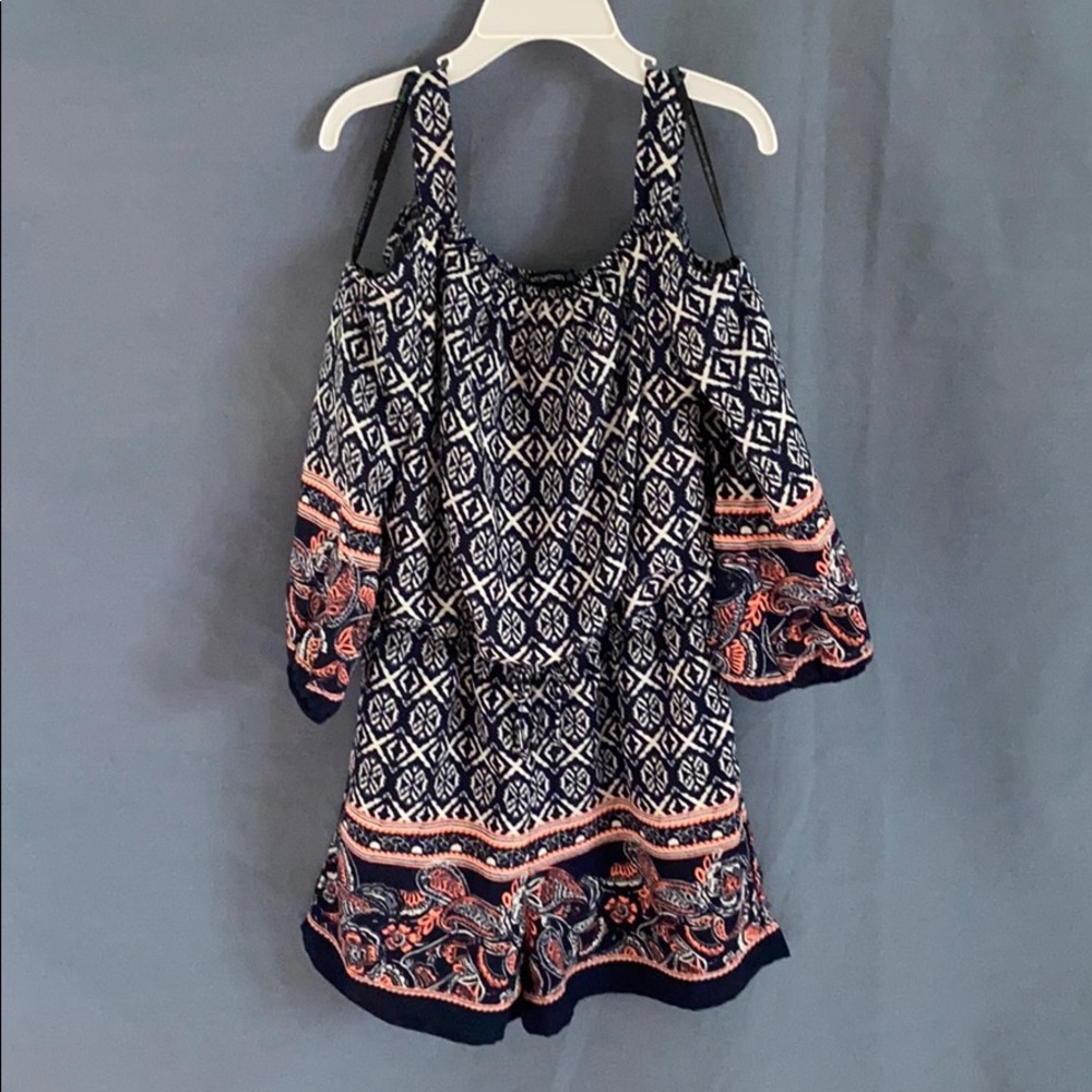 Romper with cut outs on the shoulders!!